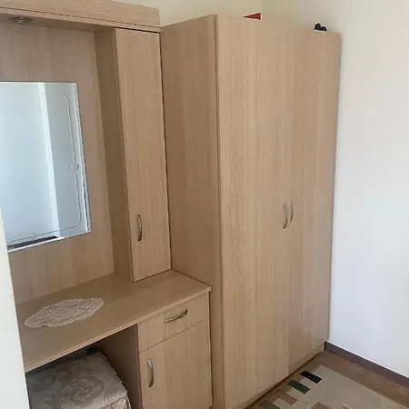Апартамент Pomorie Apartment