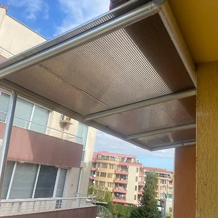Апартамент Pomorie Apartment Поморие